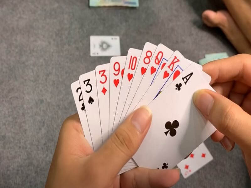 Anh em có thể tham khảo những thuật ngữ khi chơi bài phỏm hiện nay